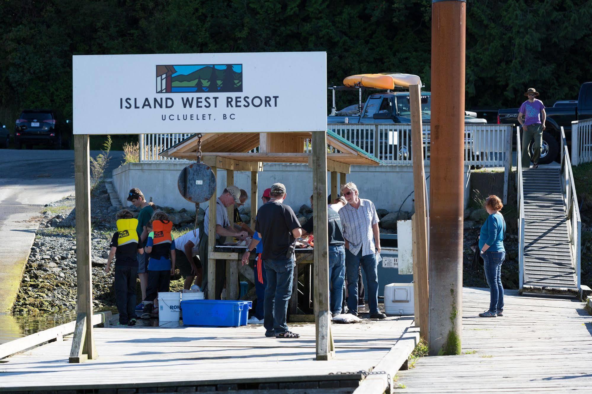 Island West Resort Ucluelet Eksteriør billede